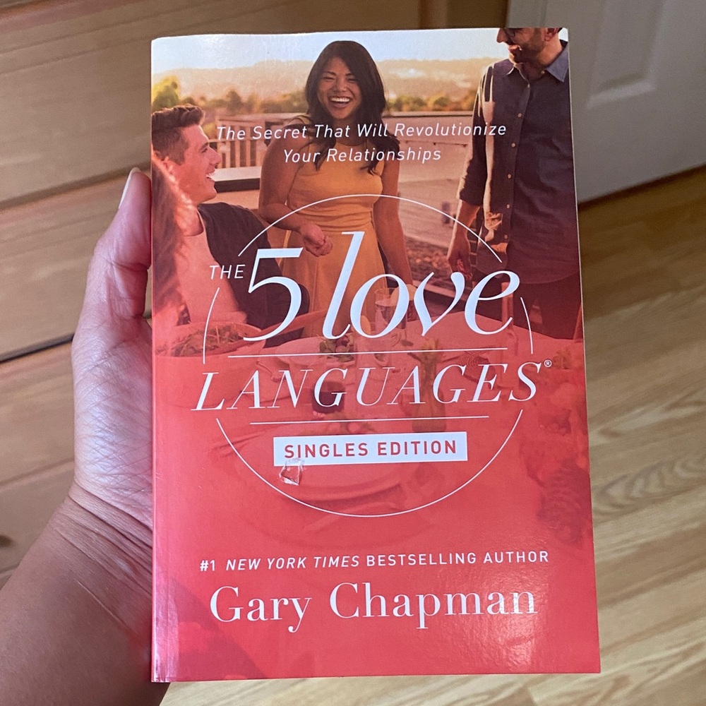 💖 SINGLES Edition 5 love languages book. Like new